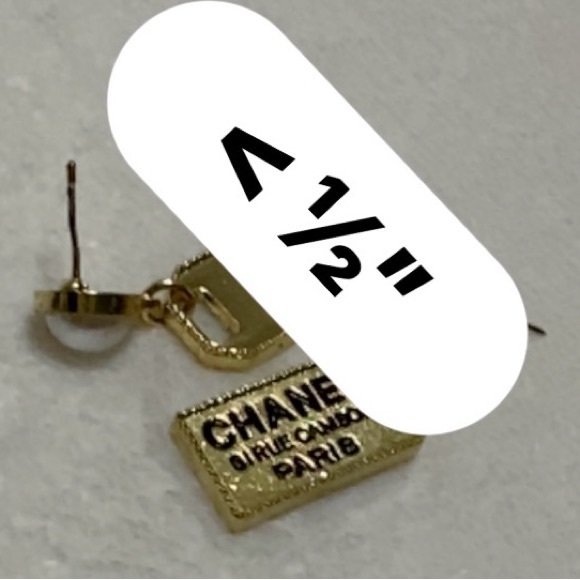 ✨ Gold and White Pearl Earrings✨ - Picture 9 of 10